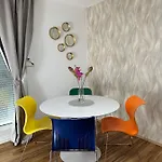 Διαμέρισμα Moderne Mit 2 Balkonen, Self Check-in, Parking