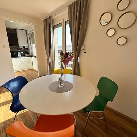 Apartmán Moderne Mit 2 Balkonen, Self Check-in, Parking *
