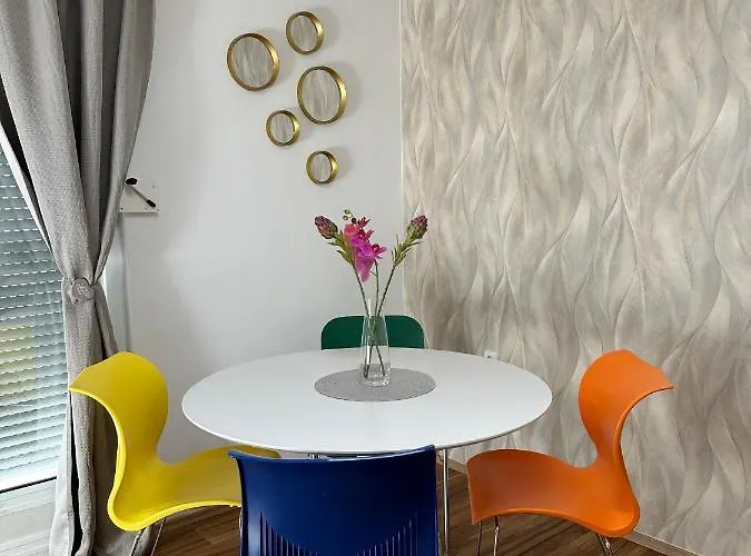 Apartment Moderne Mit 2 Balkonen, Self Check-in, Parking