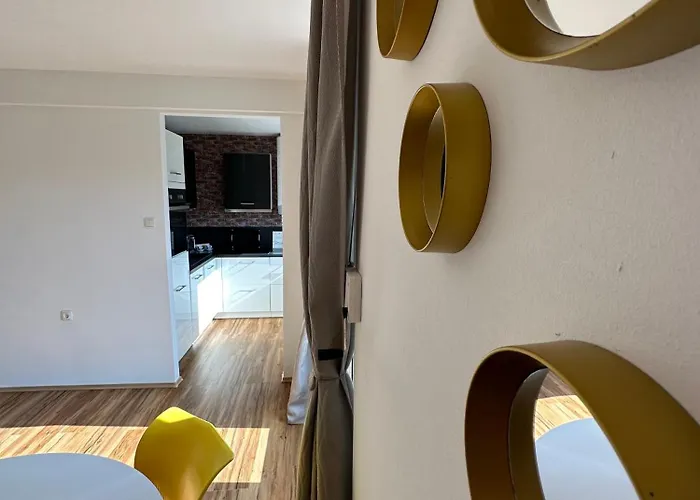 Apartment Moderne Mit 2 Balkonen, Self Check-in, Parking Graz