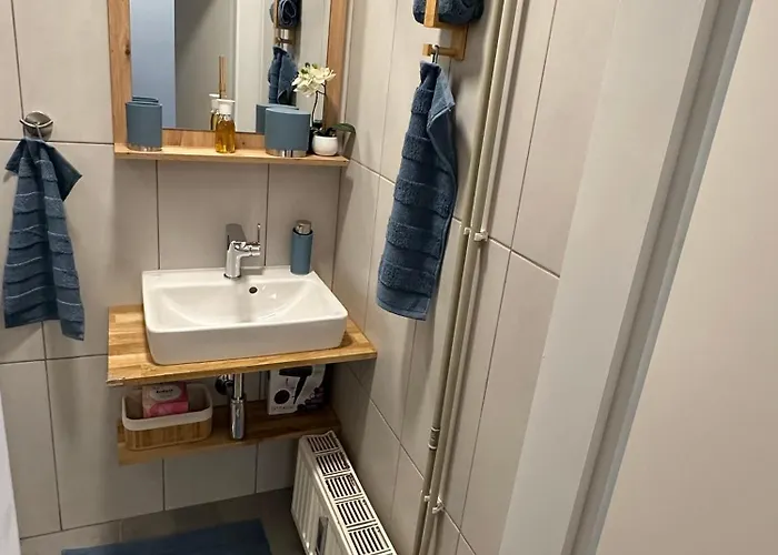 Moderne Mit 2 Balkonen, Self Check-in, Parking * Graz