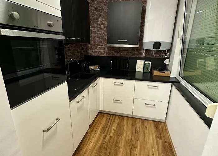 Apartment Moderne Mit 2 Balkonen, Self Check-in, Parking